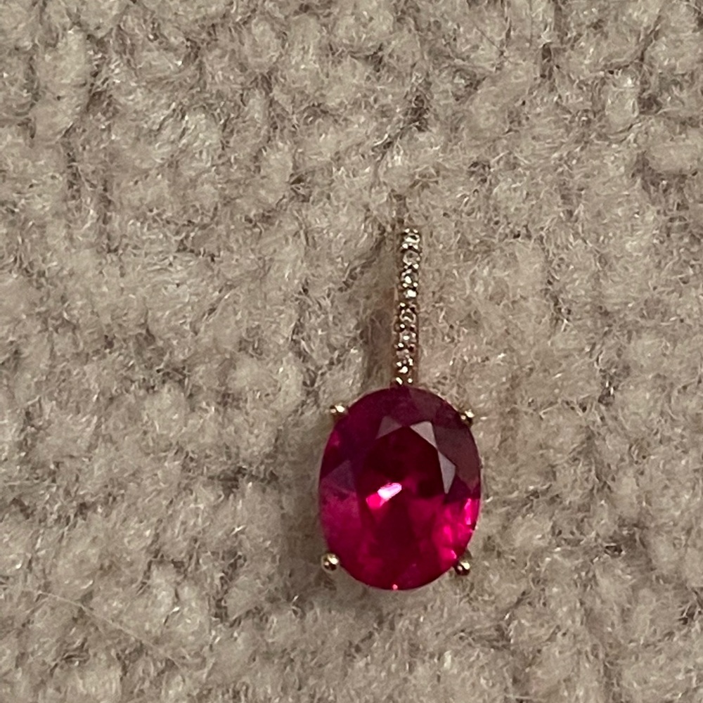 Rosegold ruby and diamond pendant